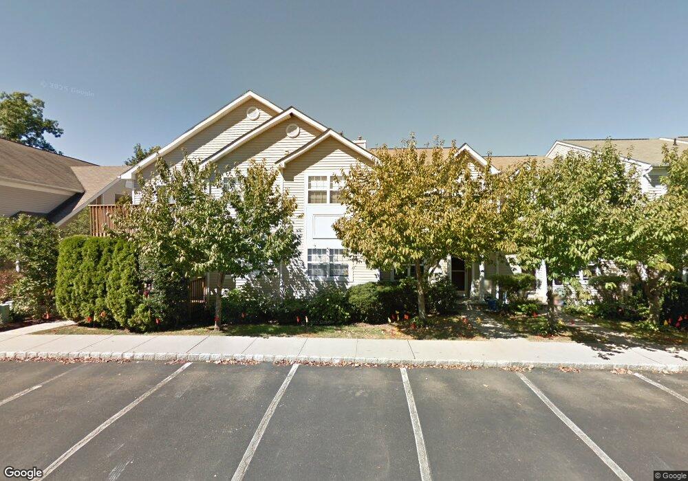 207 Glenwood Dr unit 207, Briarcliff Manor, NY 10510 - photo 1