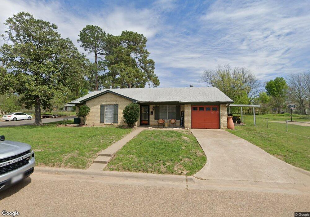 108 N Navasota St, Hearne, TX 77859 - photo 1