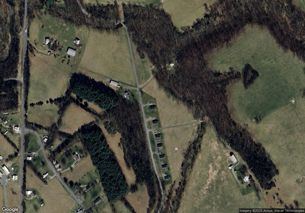 540 Hinton Rd, Luray, VA 22835 - photo 1