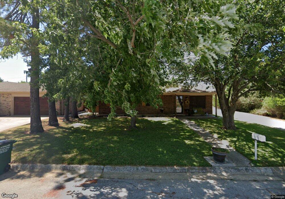 2300 Jodi Ln, Gainesville, TX 76240 - photo 1