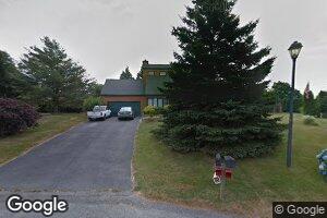 27 Indian Hill Cir, Middletown, RI 02842