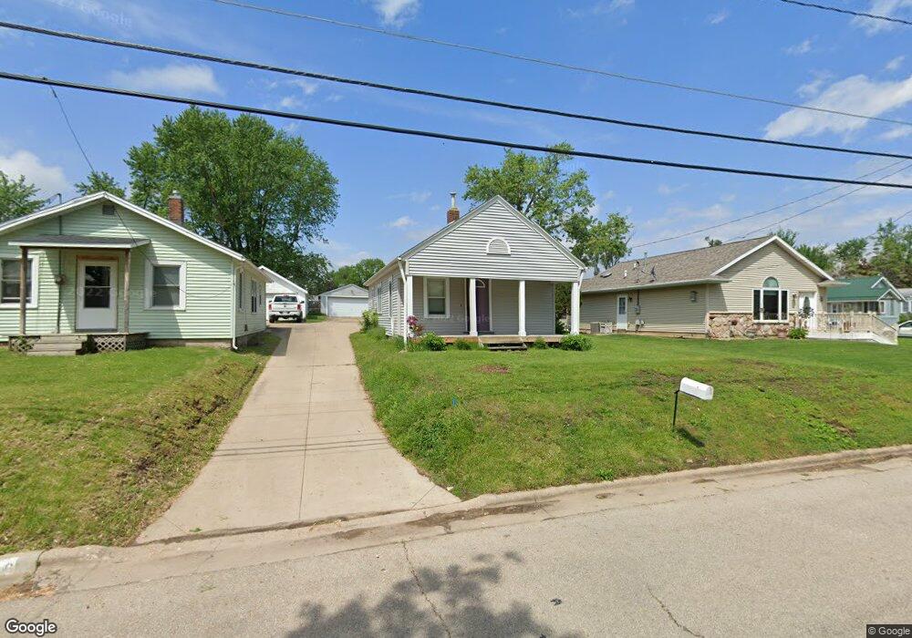 2430 Fruitland Blvd SW, Cedar Rapids, IA 52404 - photo 1