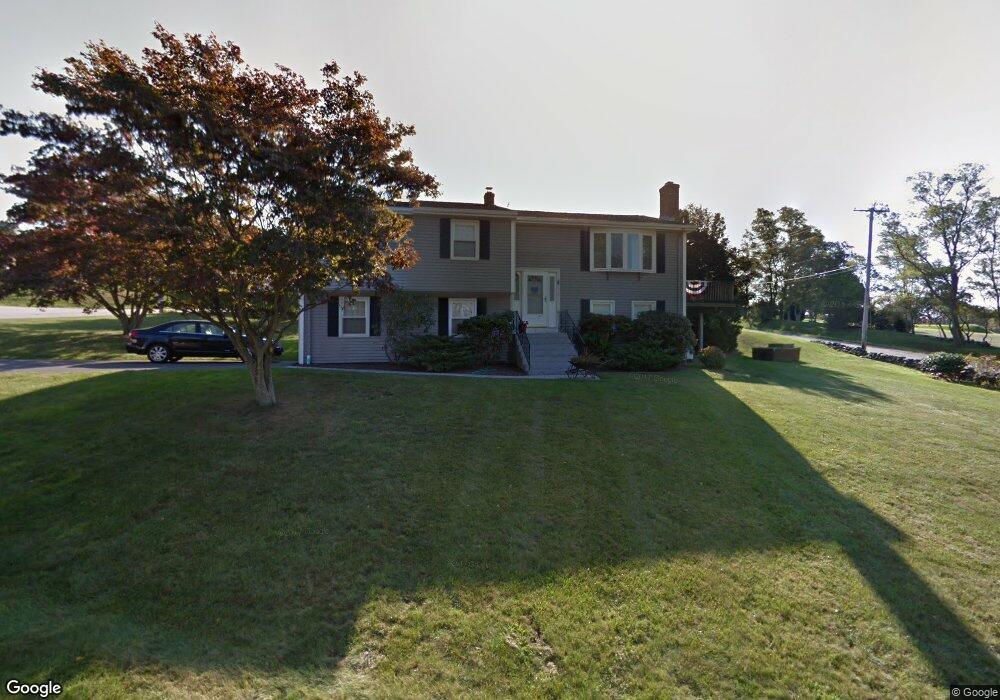 1 Algonquin Dr, Middletown, RI 02842 - photo 1