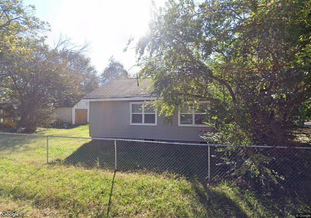 1401 S Maple St, Stuttgart, AR 72160 - photo 1