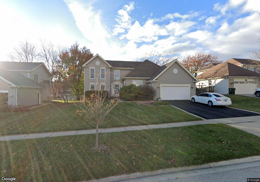 310 Fieldcrest Dr, Algonquin, IL 60102 - photo 1