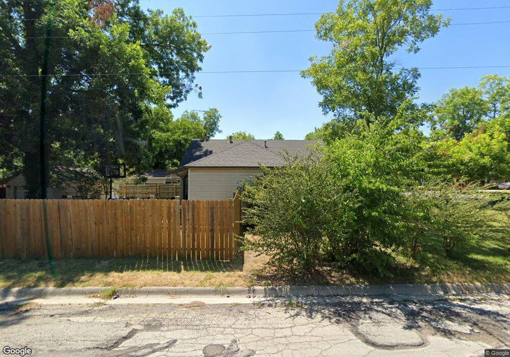 1330 E Garnett St, Gainesville, TX 76240 - photo 1