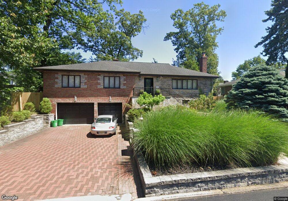 549 Summit St, Englewood Cliffs, NJ 07632 - photo 1