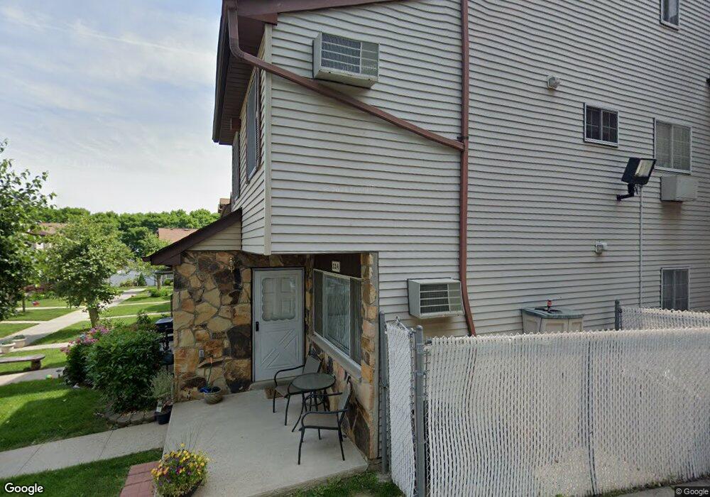 28A Croft Ct, Staten Island, NY 10306 - photo 1