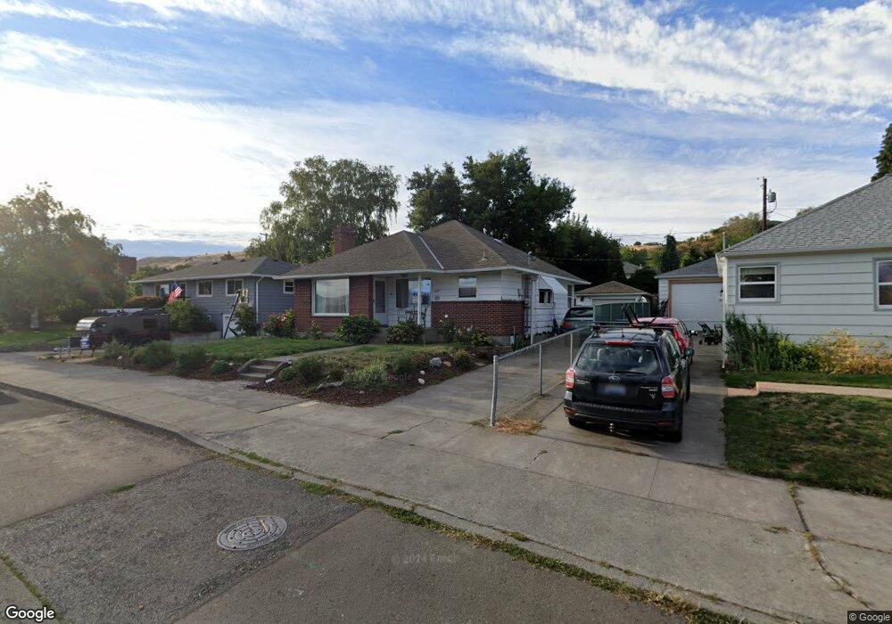 1608 E 11th St, the Dalles, OR 97058 - photo 1