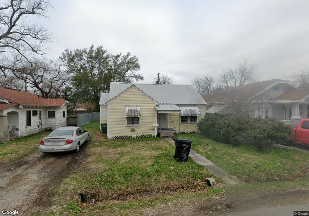 707 Walton St, Houston, TX 77009 - photo 1
