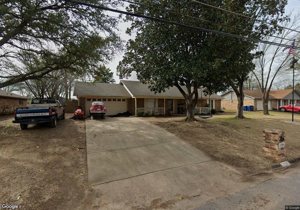 1204 Leach St, Kilgore, TX 75662 - photo 1