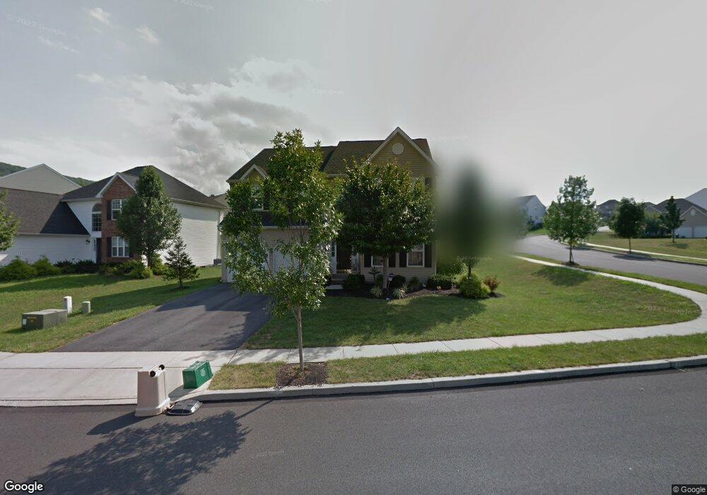 6945 Hearth Ln, Macungie, PA 18062 - photo 1