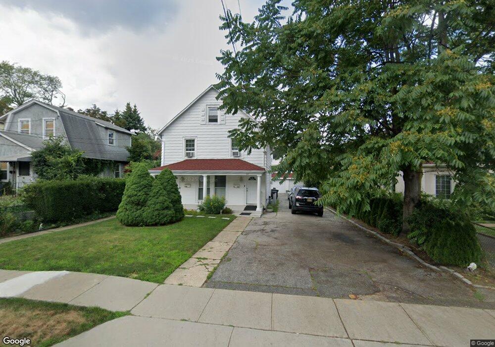 33 North Rd unit A, Great Neck, NY 11024 - photo 1