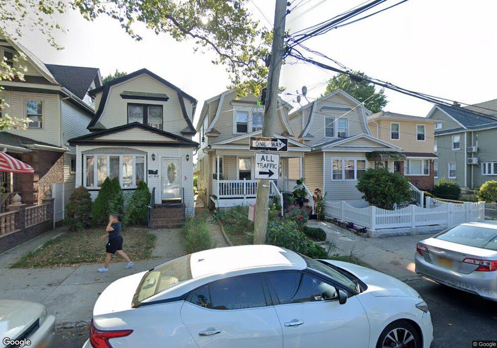 8782 110th St, Richmond Hill, NY 11418 - photo 1