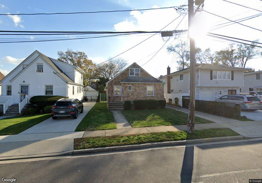 52 Cypress Ave, Oceanside, NY 11572 - photo 1