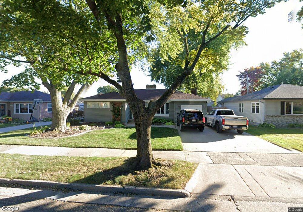 1201 W Parkway Blvd, Appleton, WI 54914 - photo 1