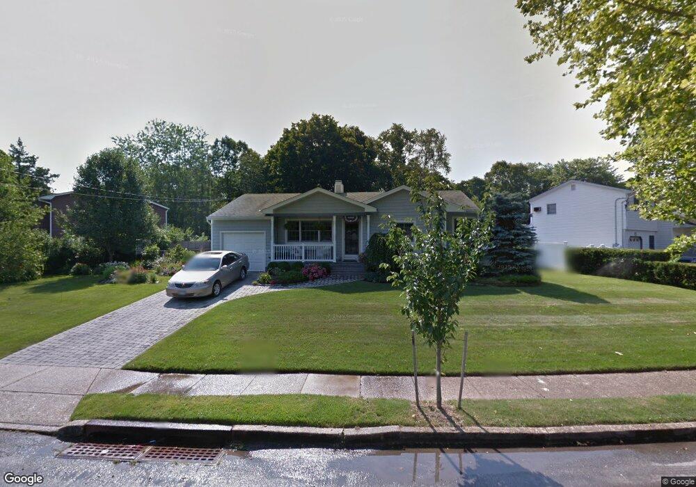 45 Cinque Ln, Bayport, NY 11705 - photo 1