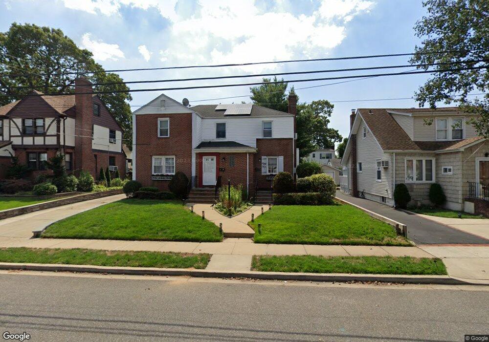 54 E Carpenter St, Valley Stream, NY 11580 - photo 1