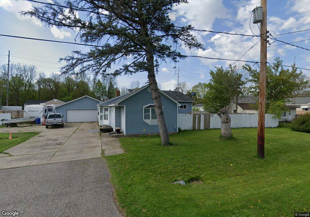 1061 W Williamson Ave, Flint, MI 48507 - photo 1