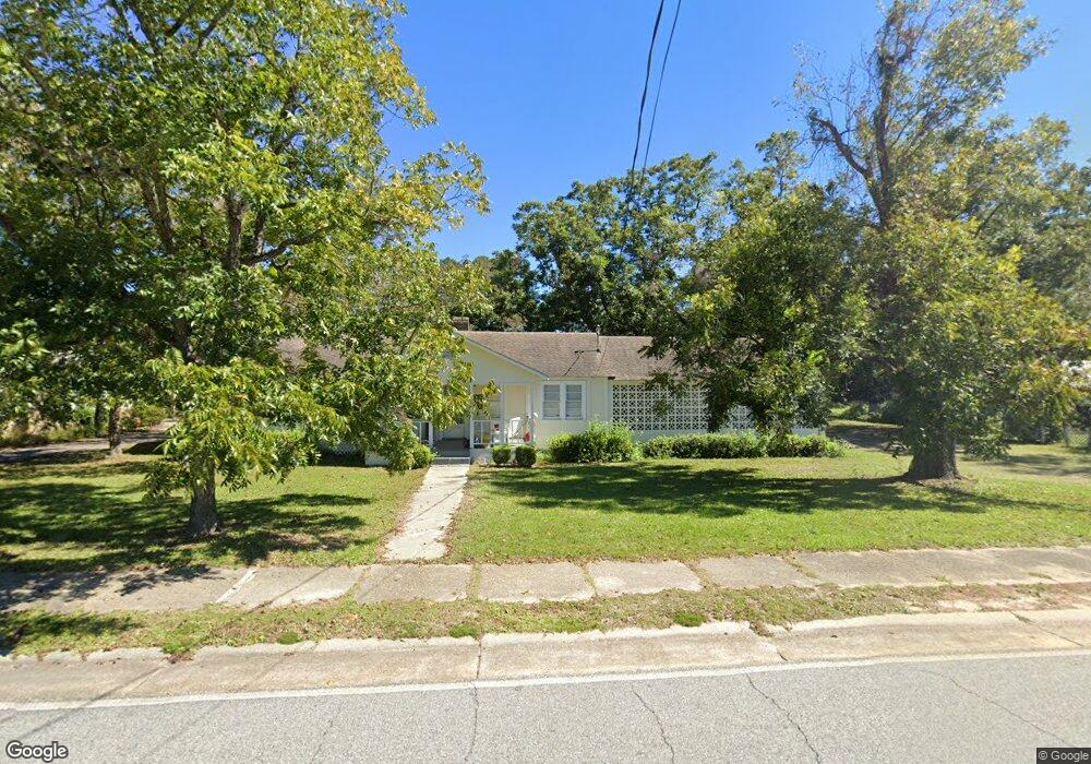 636 Grady St, Blackshear, GA 31516 - photo 1