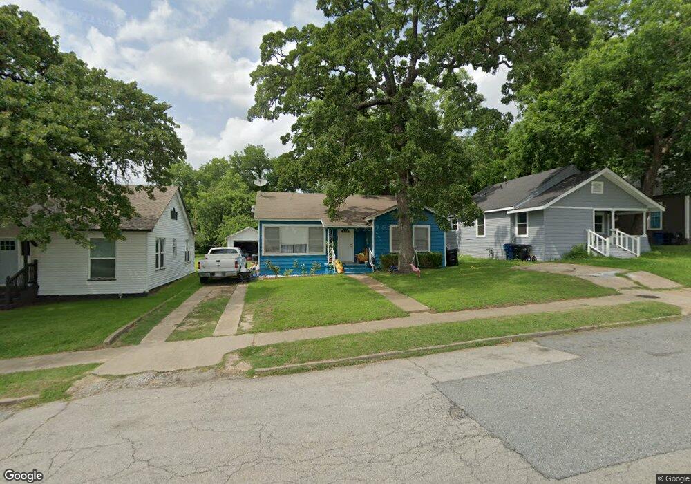 313 W Monterey St, Denison, TX 75020 - photo 1