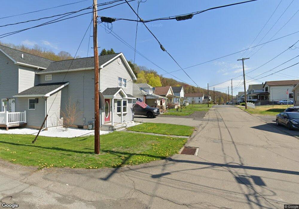 307 Whitmore Ave, Mayfield, PA 18433 - photo 1