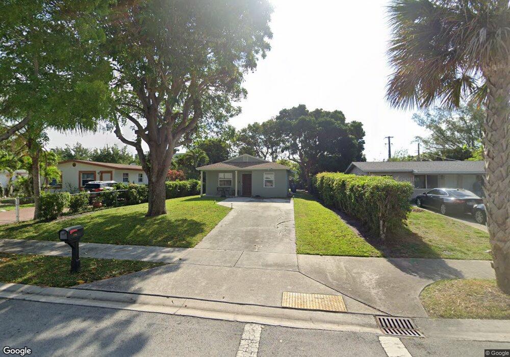 1420 NE 2nd Ct, Boca Raton, FL 33432 - photo 1