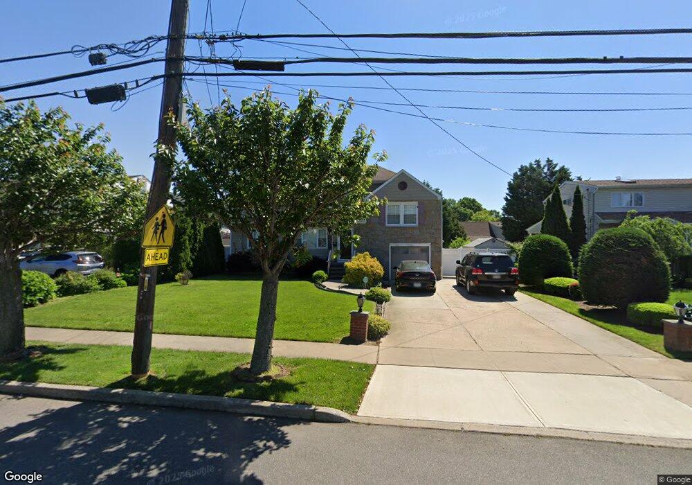 164 Mayfair Ave, West Hempstead, NY 11552 - photo 1