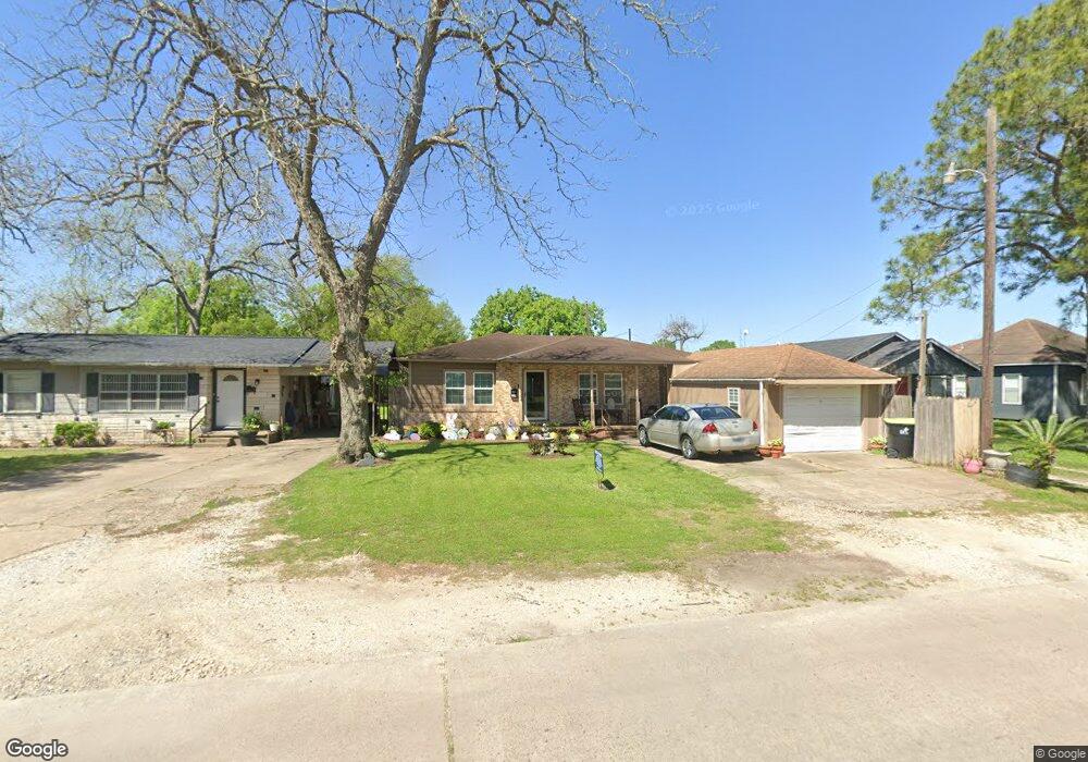 1508 Avenue I, Bay City, TX 77414 - photo 1
