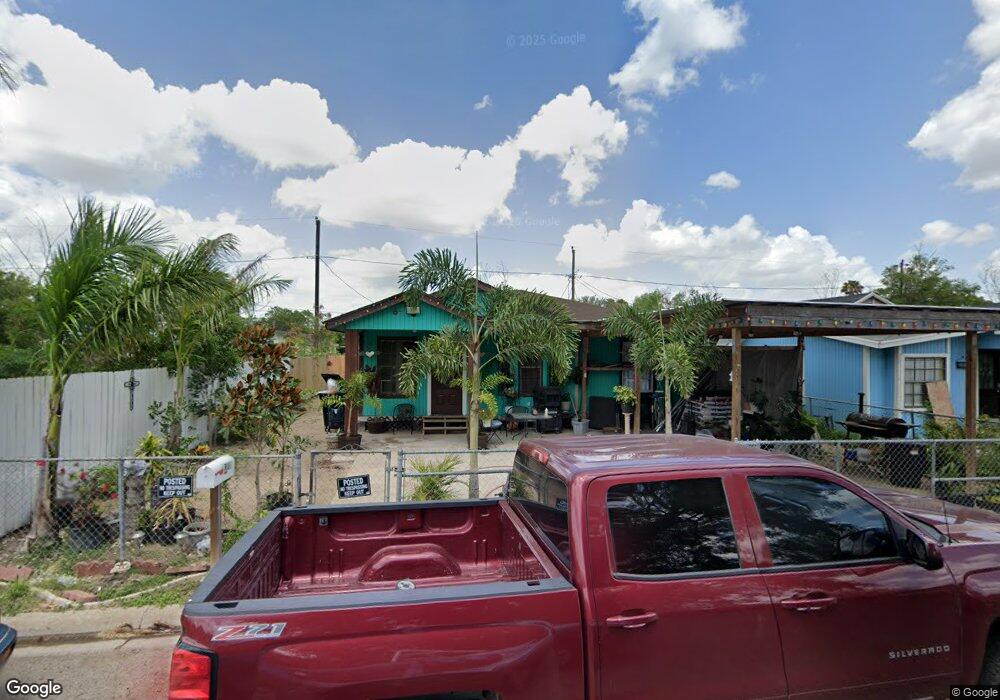 302 N Pino St, Weslaco, TX 78596 - photo 1