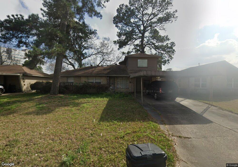 1215 W 30th St, Houston, TX 77018 - photo 1