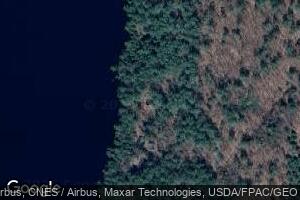 28 Spruce Ln, Wayne, ME 04284