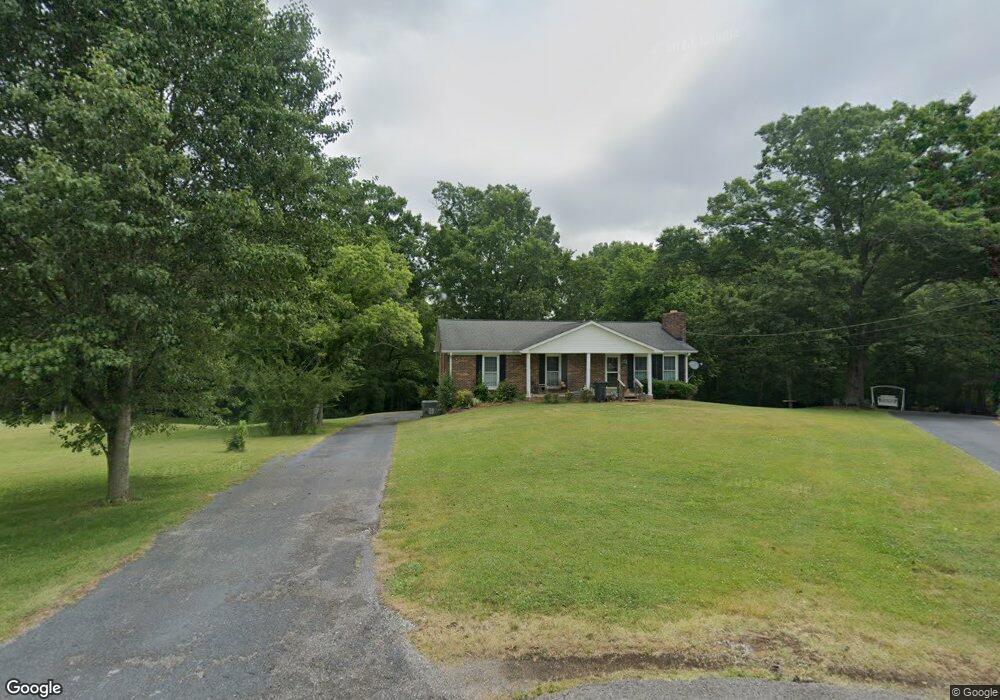 1401 Creekview Ct, Columbia, TN 38401 - photo 1