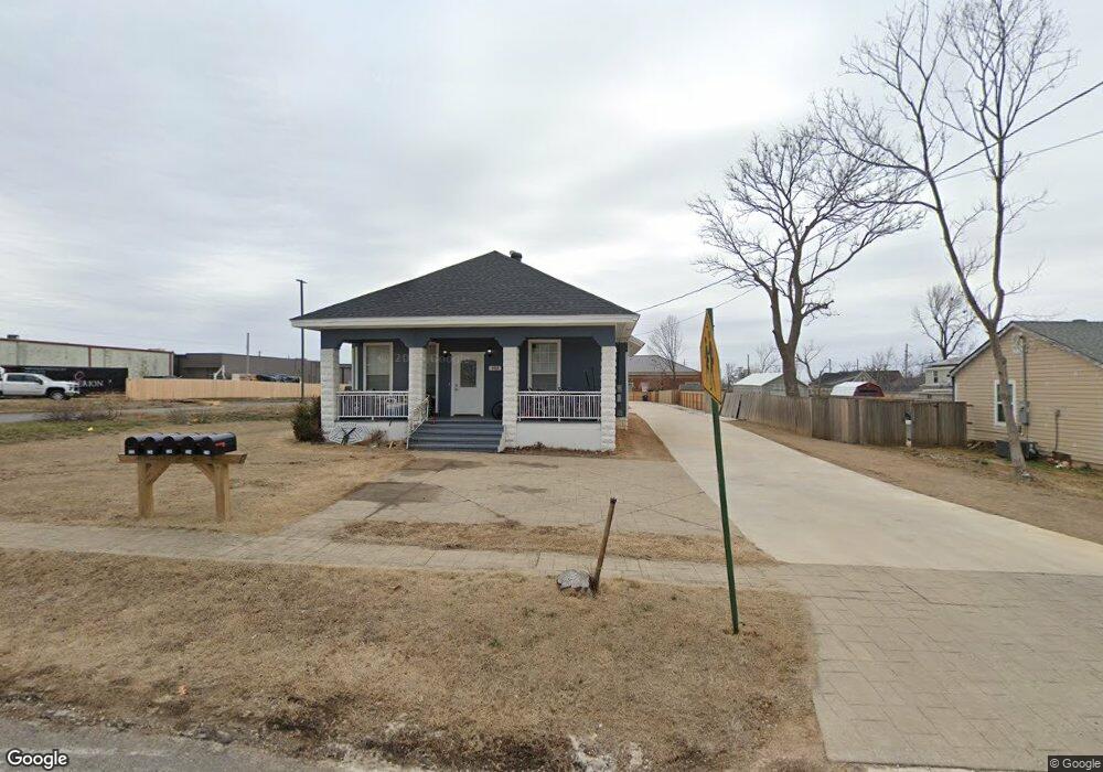 204 N 7th St, Rogers, AR 72756 - photo 1