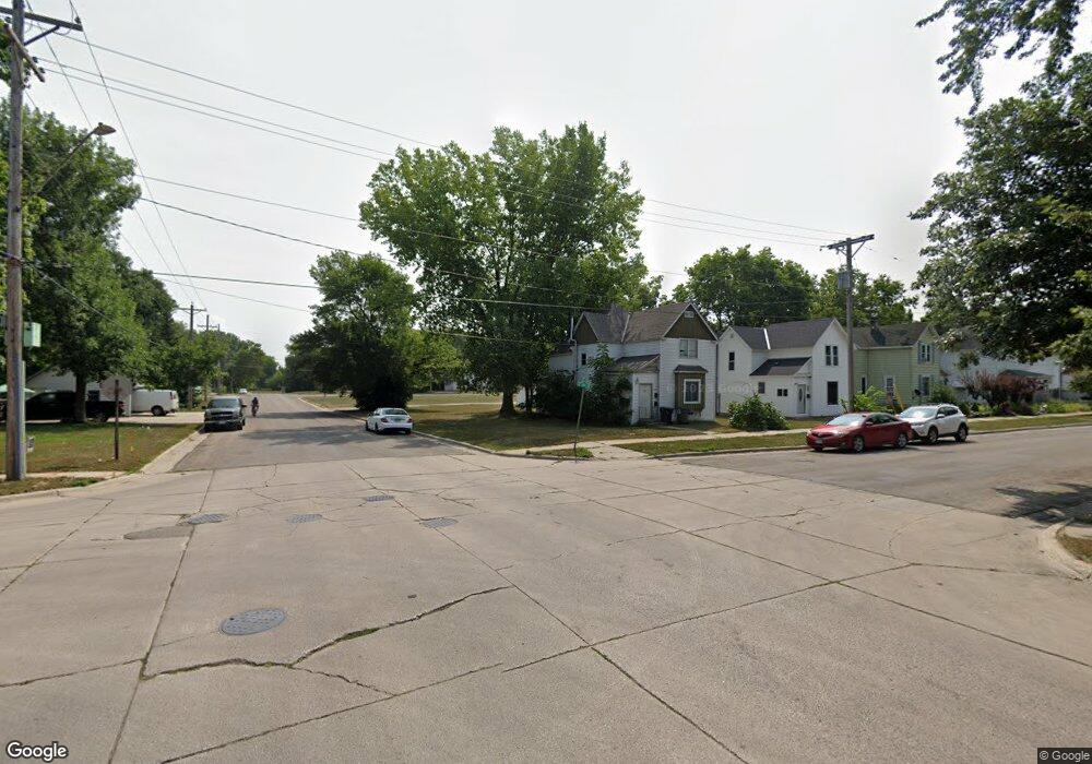 301 2nd St SE, Austin, MN 55912 - photo 1