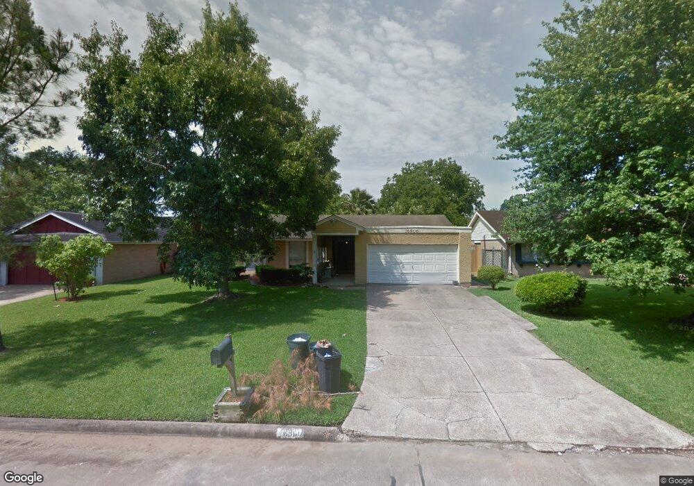 16906 Star Dale Ln, Friendswood, TX 77546 - photo 1