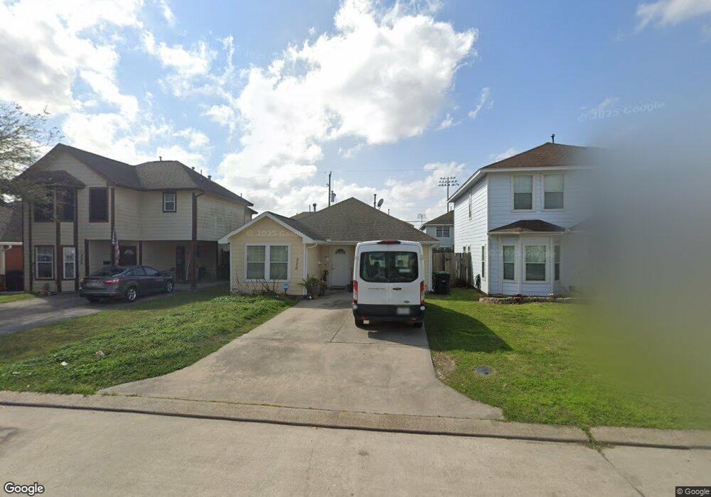 526 Firnat St, Houston, TX 77022 - photo 1