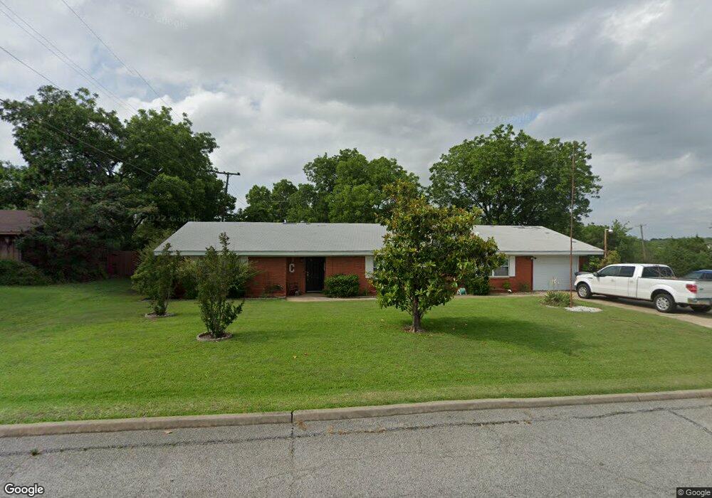 1107 N Meadow Dr, Ardmore, OK 73401 - photo 1