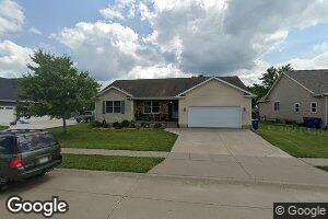 105 N 8th Avenue Ct, Donahue, IA 52746