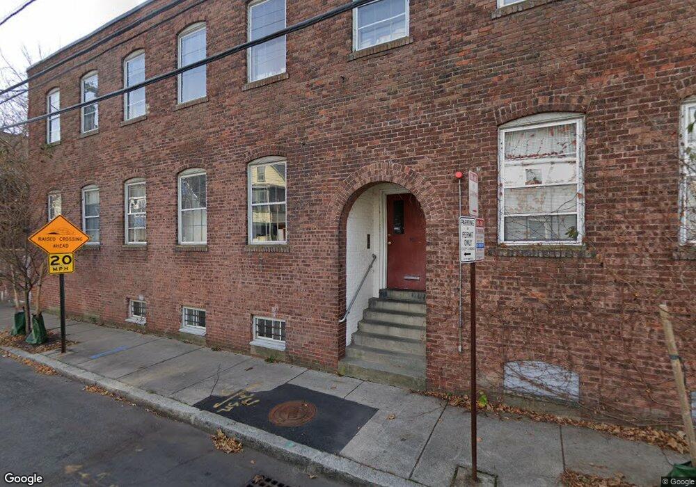 167 Pemberton St unit 2, Cambridge, MA 02140 - photo 1