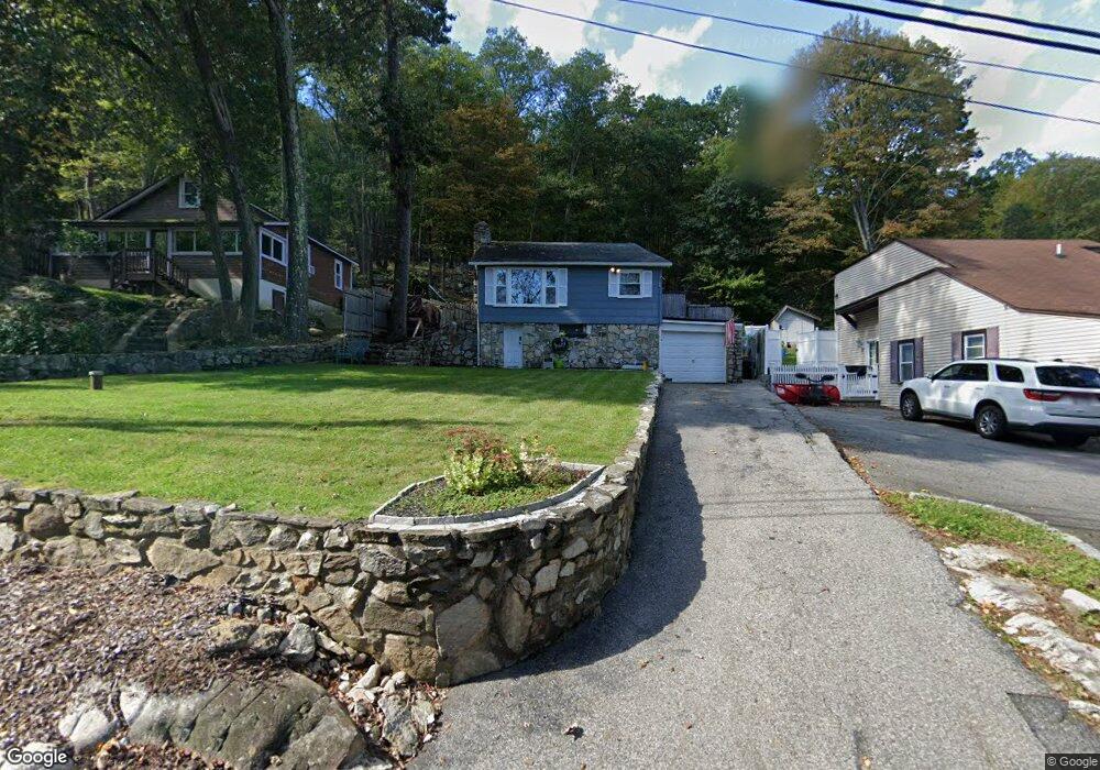 169 Tanglewylde Rd, Lake Peekskill, NY 10537 - photo 1