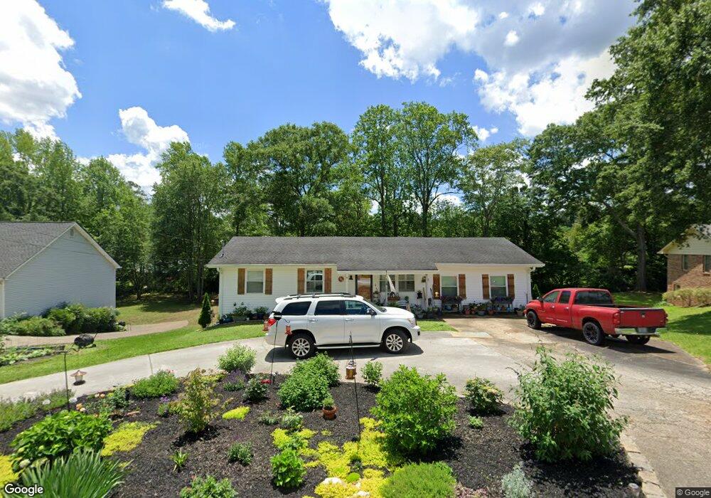 123 Lakeview Dr, Carrollton, GA 30117 - photo 1