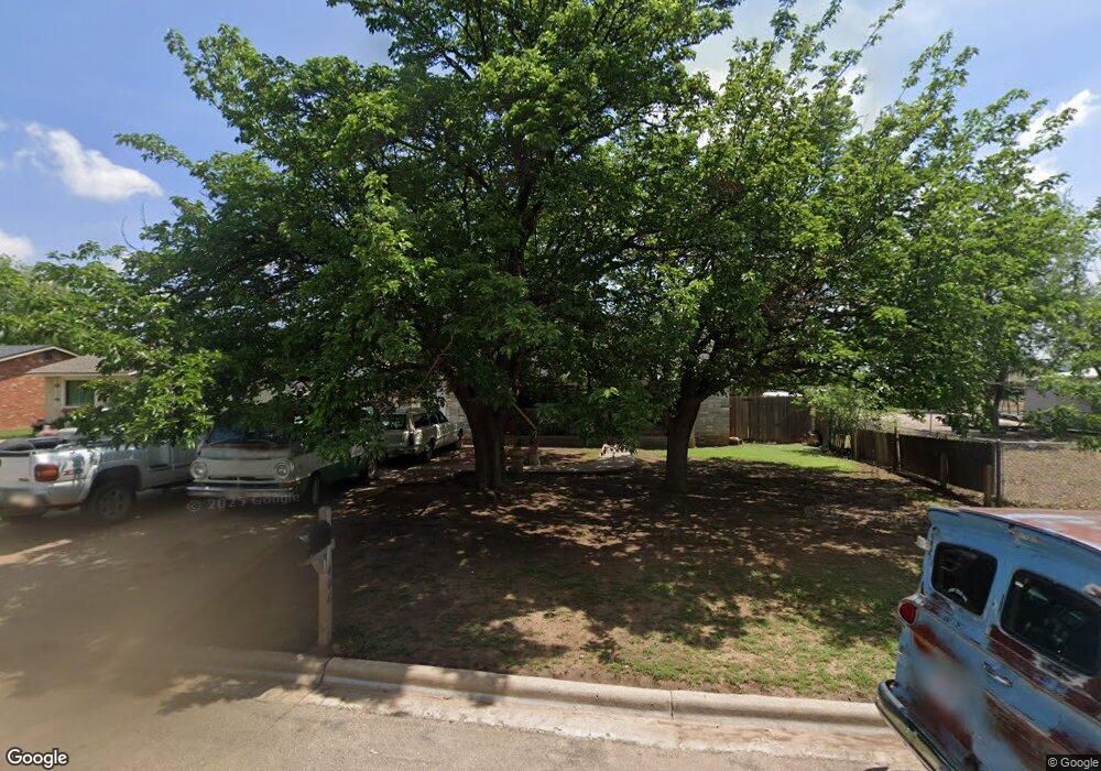 406 Dallas St, Plainview, TX 79072 - photo 1
