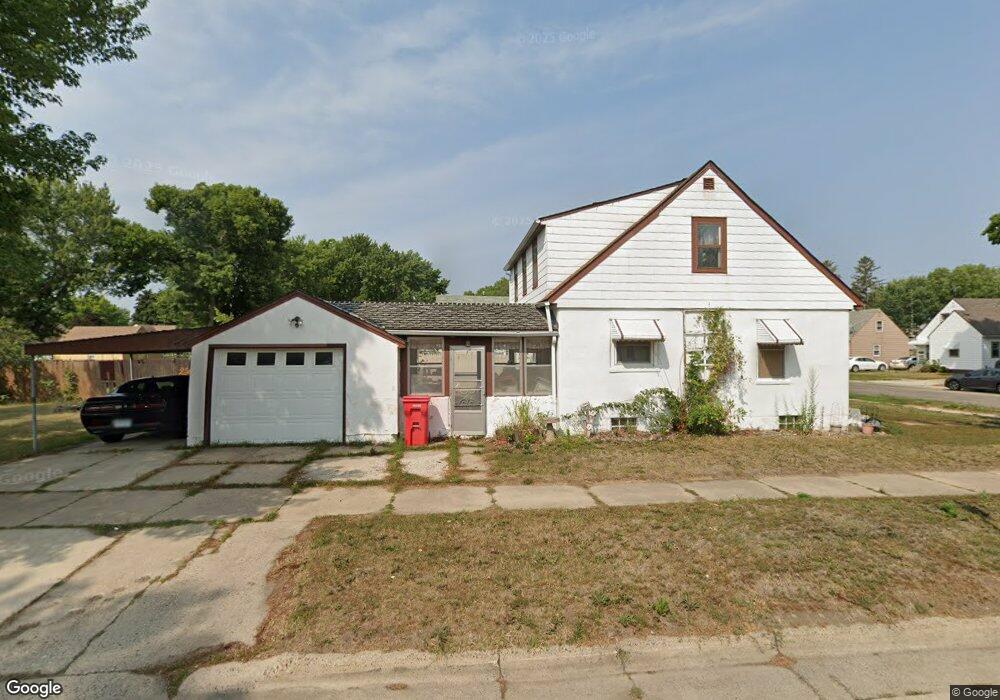 810 10th Ave SE, Austin, MN 55912 - photo 1