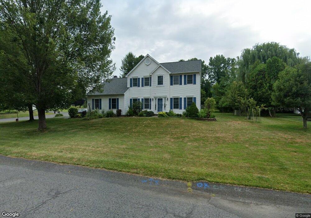 601 Vanderlyn La, Guilderland Tov, NY 12159 - photo 1