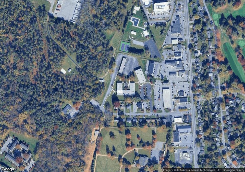 18618 Crestwood Dr, Hagerstown, MD 21742 - photo 1