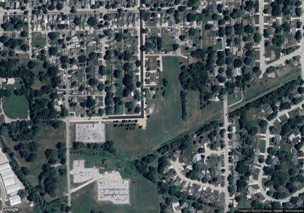 242 S Baxter St, Auburn, IN 46706 - photo 1