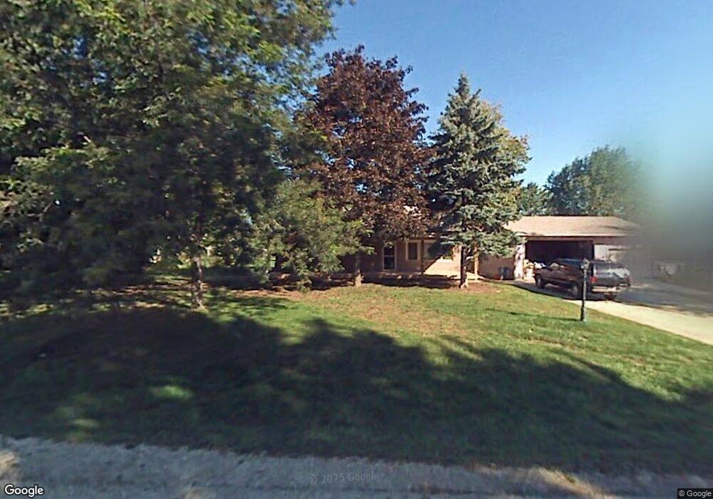 N78W15984 Carl Ross Dr, Menomonee Falls, WI 53051 - photo 1