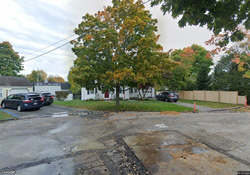 11 Trinity Cir, Waltham, MA 02453 - photo 1