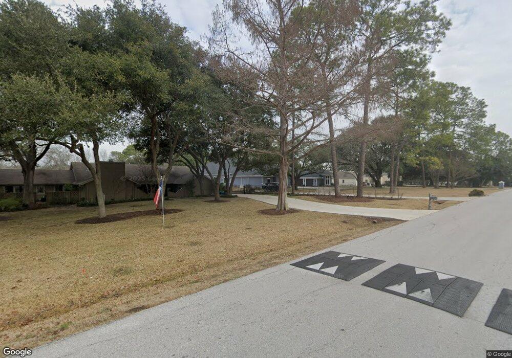 302 Hillcrest Dr, Richmond, TX 77469 - photo 1